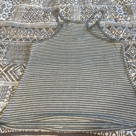 Striped Tank Top - Picture 3 of 5